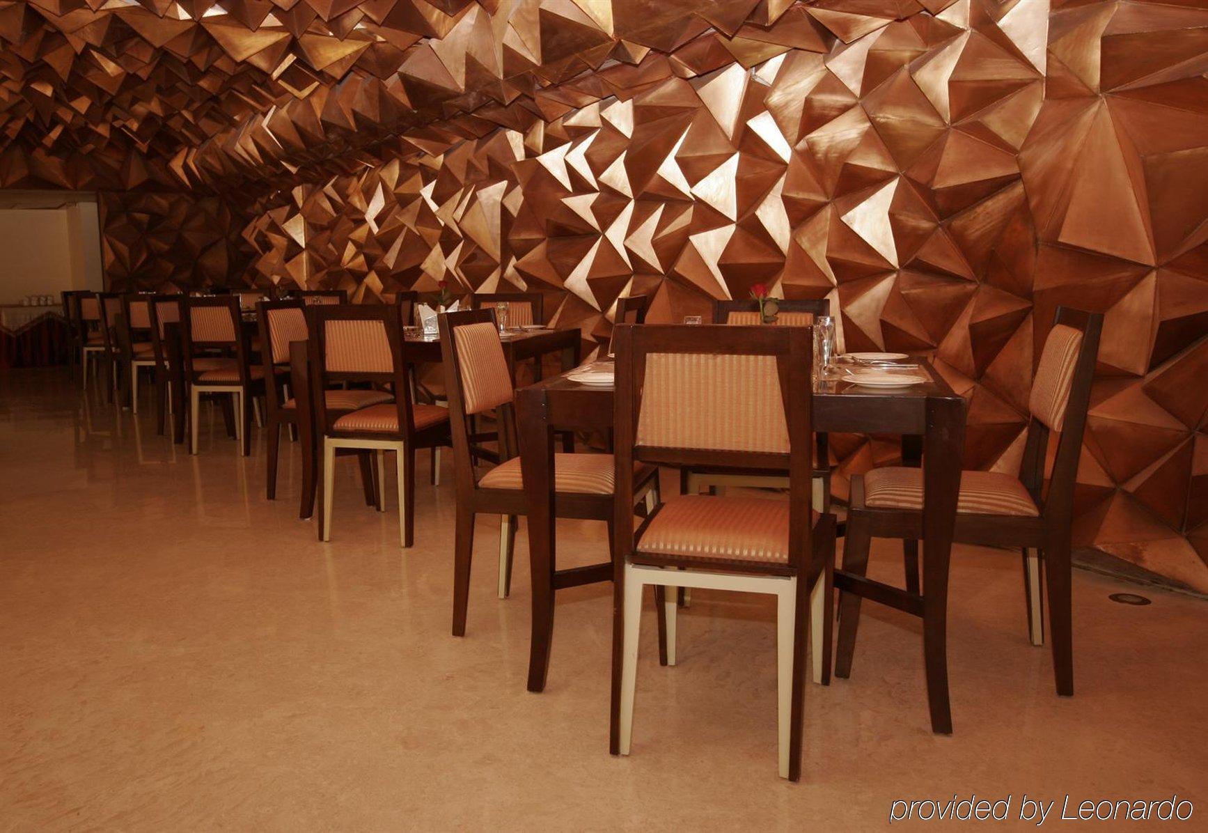 Hotel Trinity Isle Bangalore Restaurant bilde